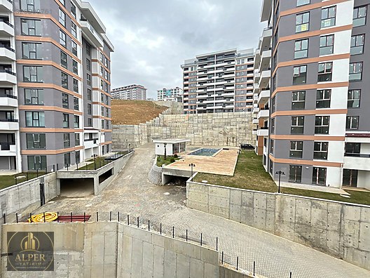 KOCAELİ İZMİT KAVANYA KORU SİTESİ'NDE SATILIK 2+1 ARAKAT DAİRE